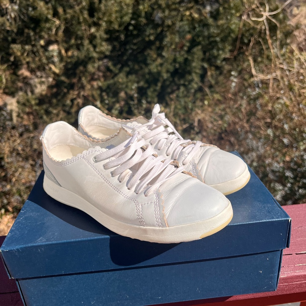 COLE HAAN WHITE SNEAKERS